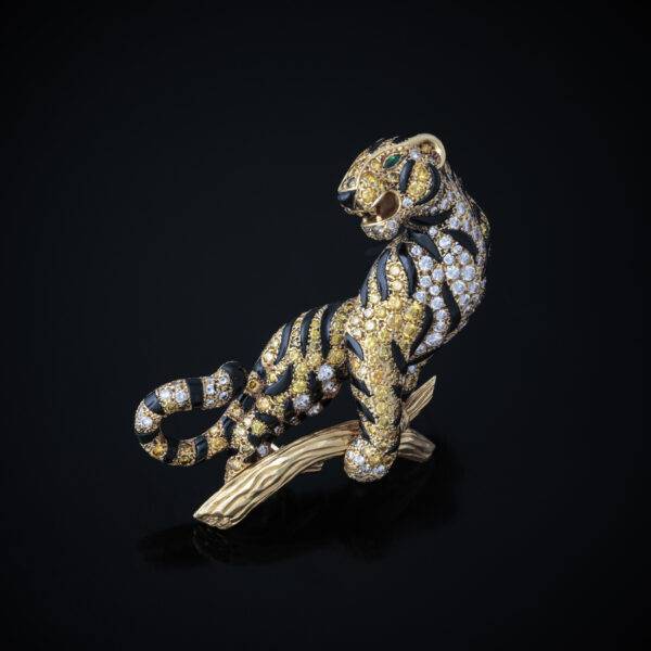 VAN CLEEF & ARPELS <br> Broche Tigre