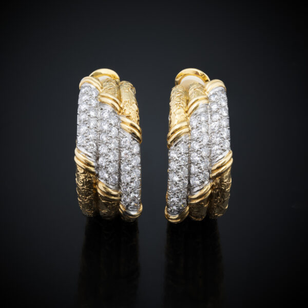 VAN CLEEF & ARPELS <br> Paire de Clips d'oreilles