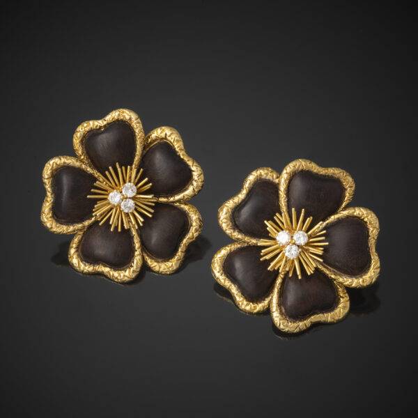 VAN CLEEF & ARPELS <br> Paire de Boucles d'Oreilles