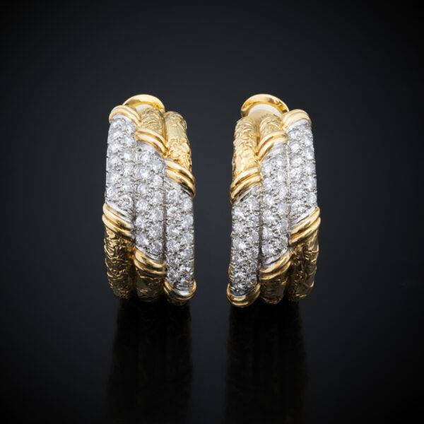 VAN CLEEF & ARPELS <br> Paire de Clips d'oreilles