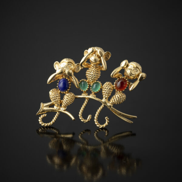 VAN CLEEF & ARPELS <br> Broche Singes