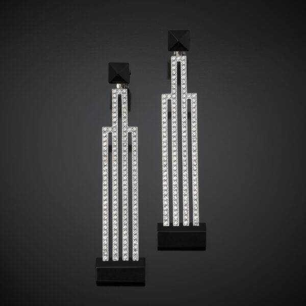 EDITIONS TEMPLIER <br> Paire de Pendants d’Oreilles