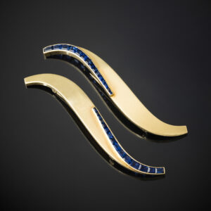 VAN CLEEF & ARPELS <br> Bean Brooches